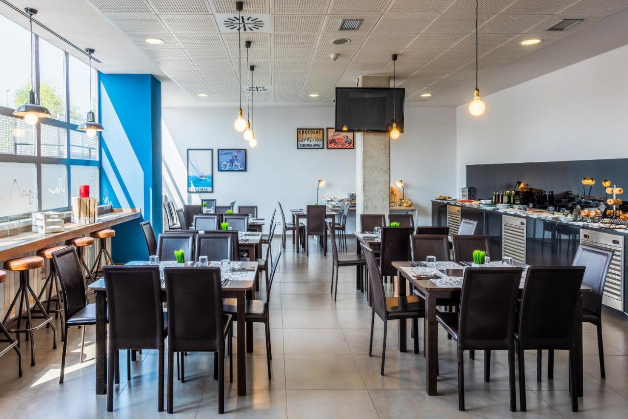 Madrid Airport Suites, Affiliated By Melia Экстерьер фото