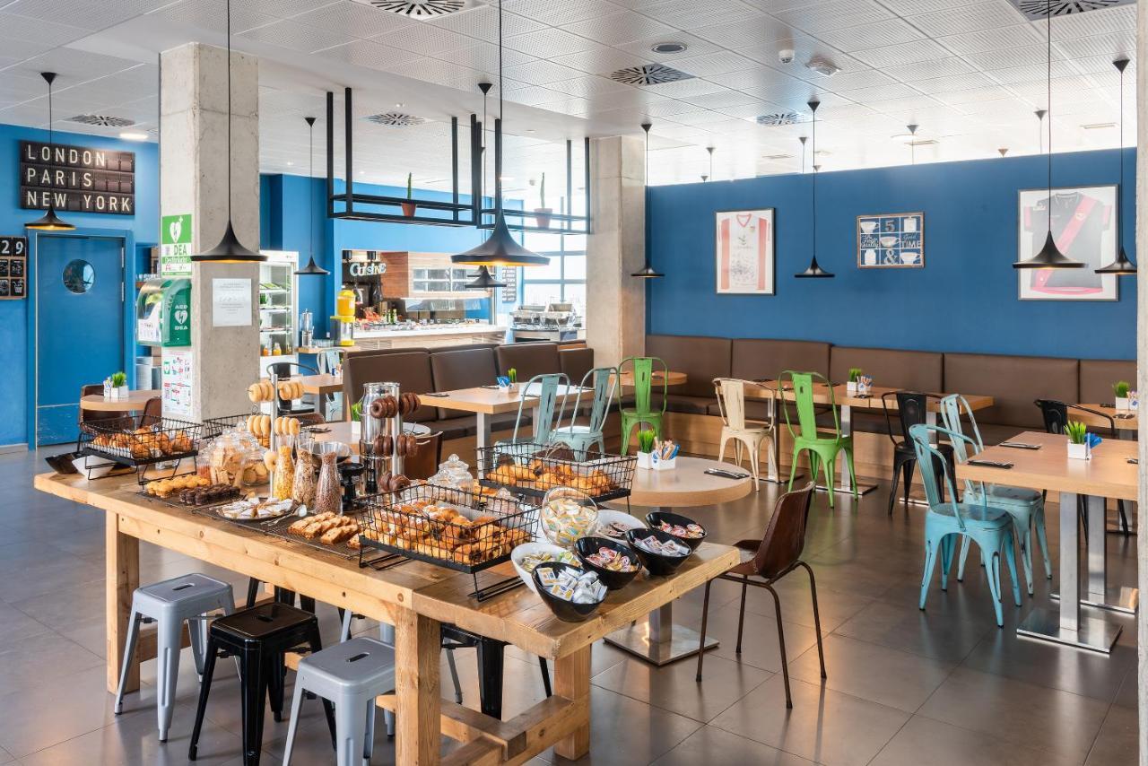 Madrid Airport Suites, Affiliated By Melia Экстерьер фото