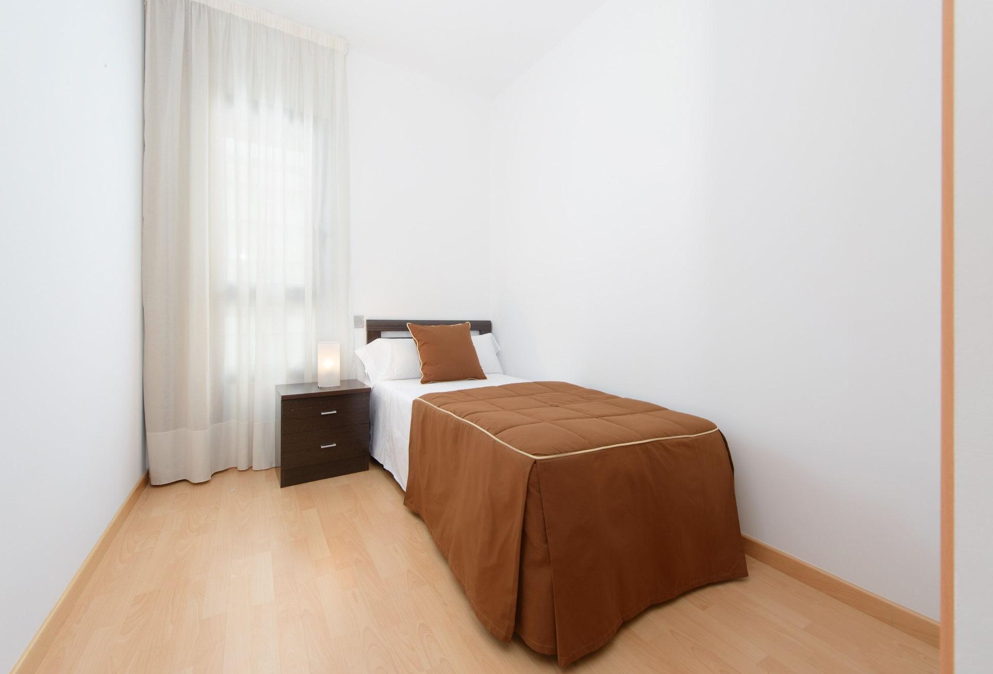 Madrid Airport Suites, Affiliated By Melia Экстерьер фото