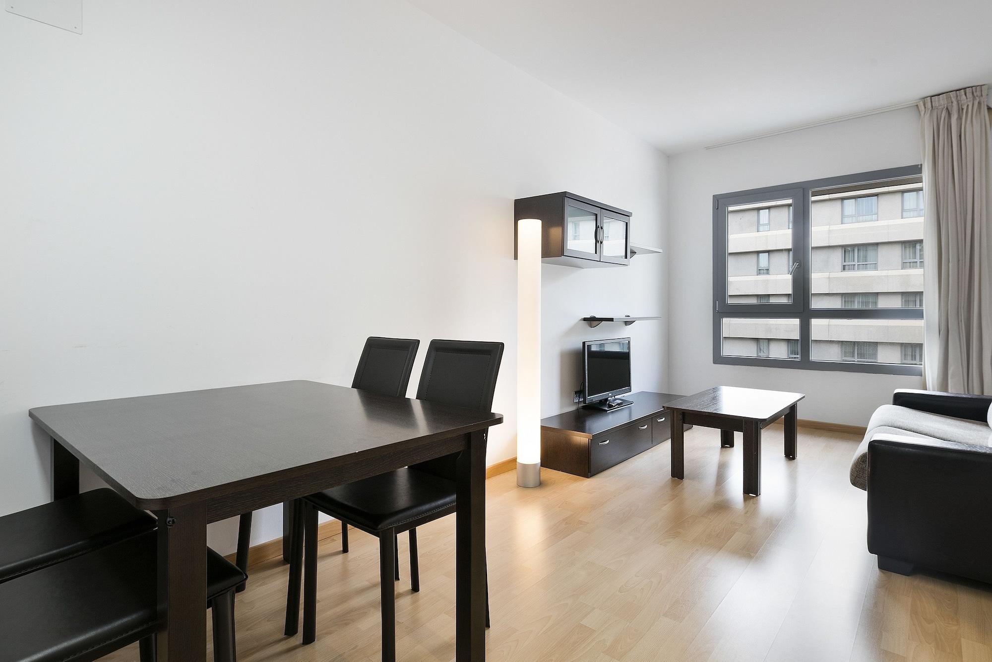 Madrid Airport Suites, Affiliated By Melia Экстерьер фото