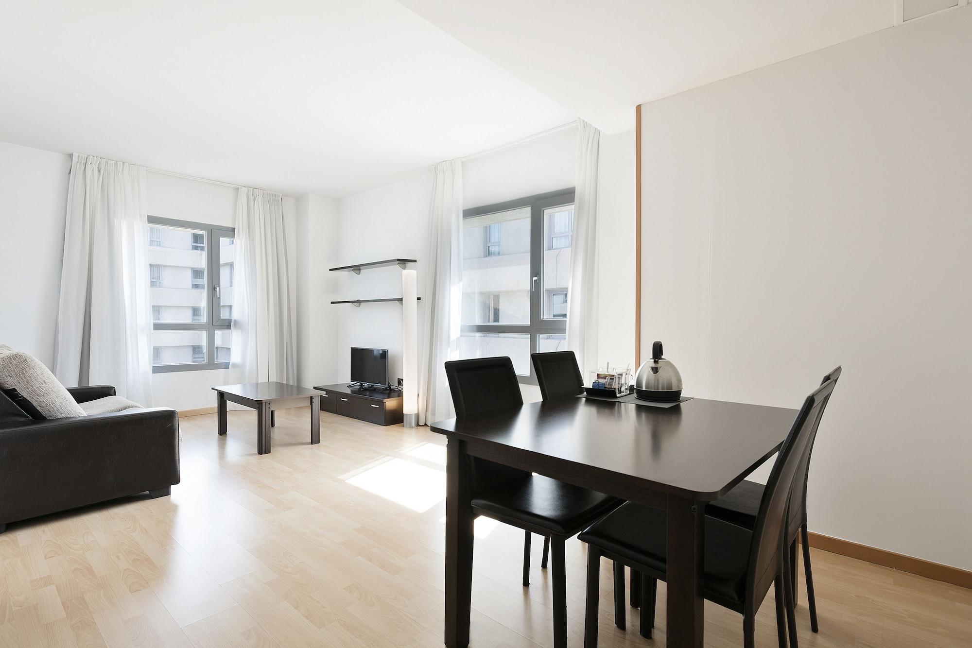 Madrid Airport Suites, Affiliated By Melia Экстерьер фото