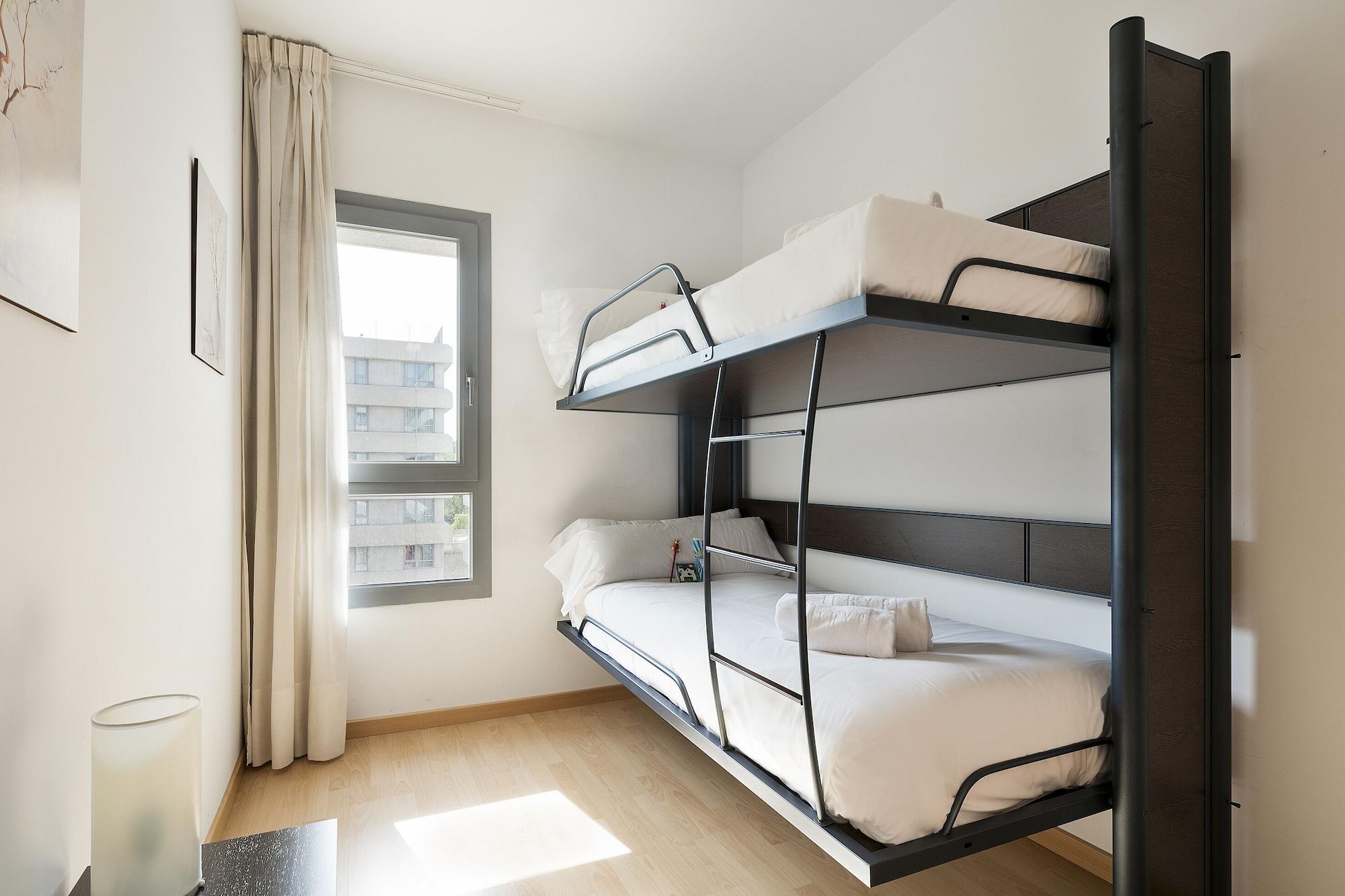 Madrid Airport Suites, Affiliated By Melia Экстерьер фото