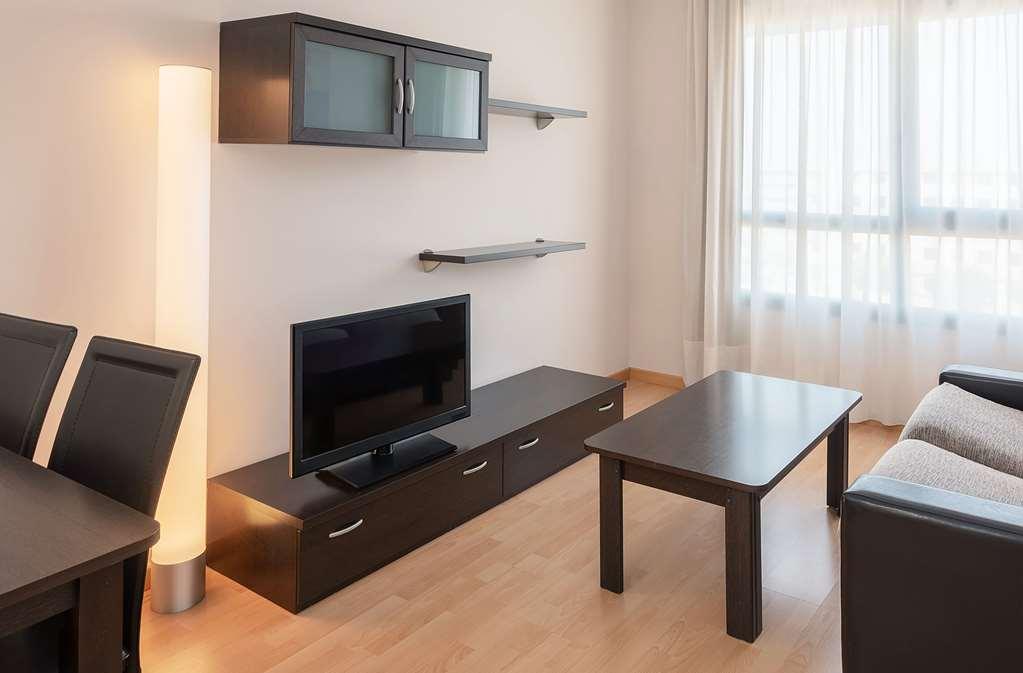 Madrid Airport Suites, Affiliated By Melia Номер фото