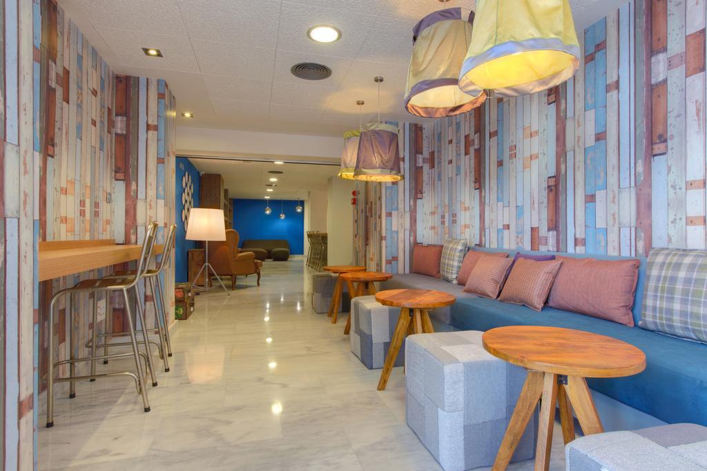 Madrid Airport Suites, Affiliated By Melia Экстерьер фото