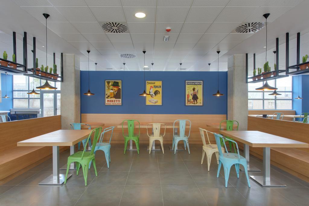 Madrid Airport Suites, Affiliated By Melia Экстерьер фото