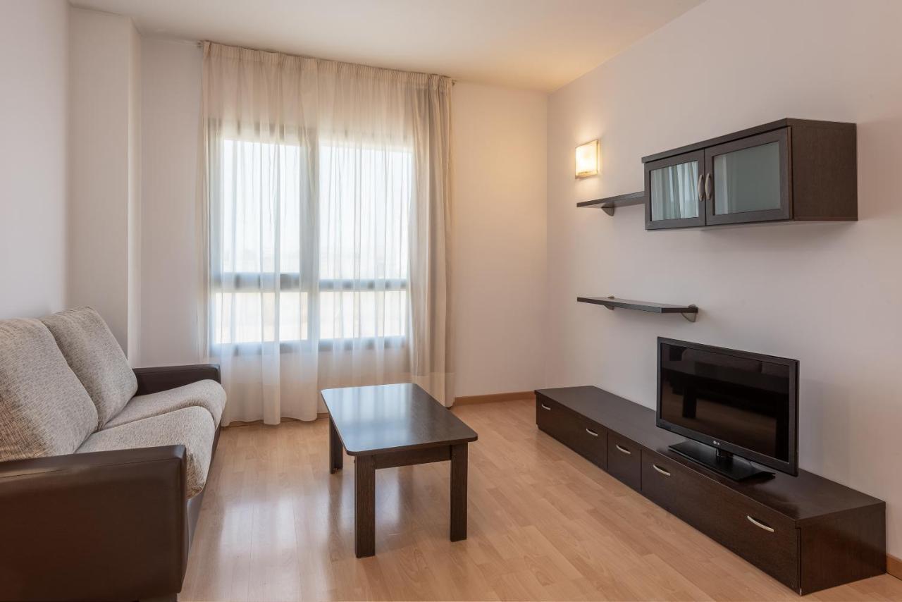 Madrid Airport Suites, Affiliated By Melia Экстерьер фото