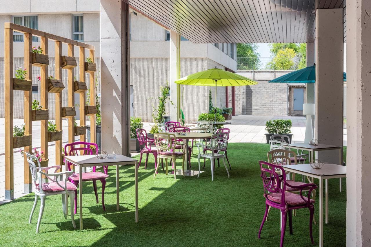 Madrid Airport Suites, Affiliated By Melia Экстерьер фото